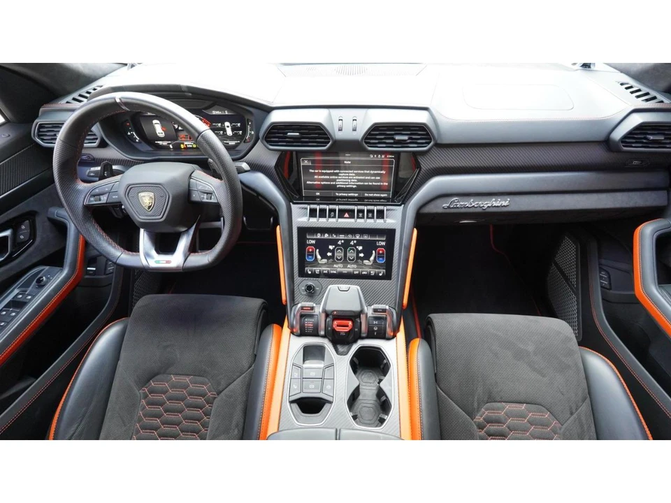 2022 Lamborghini Urus - Image 10 of 31