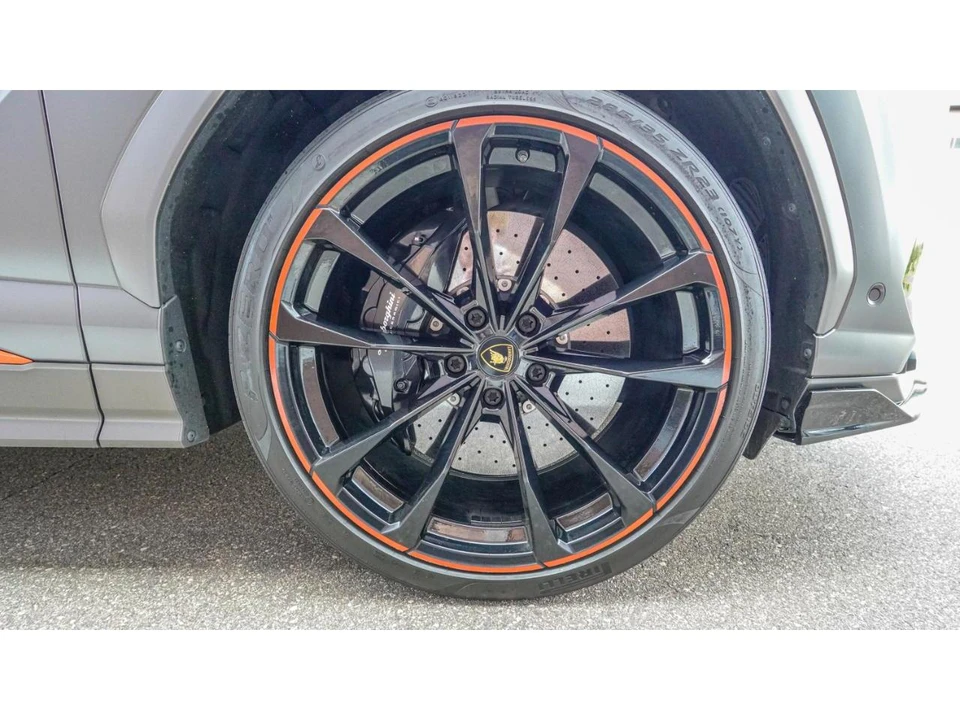 2022 Lamborghini Urus - Image 27 of 31
