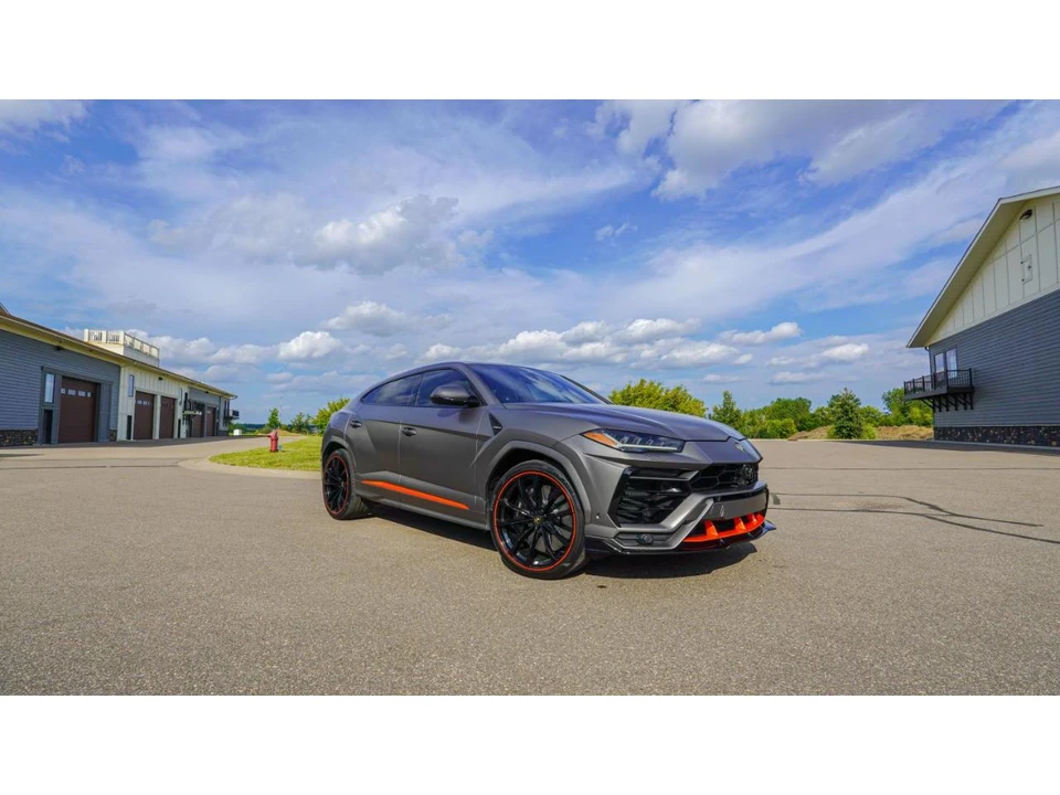 2022 Lamborghini Urus - Image 16 of 31