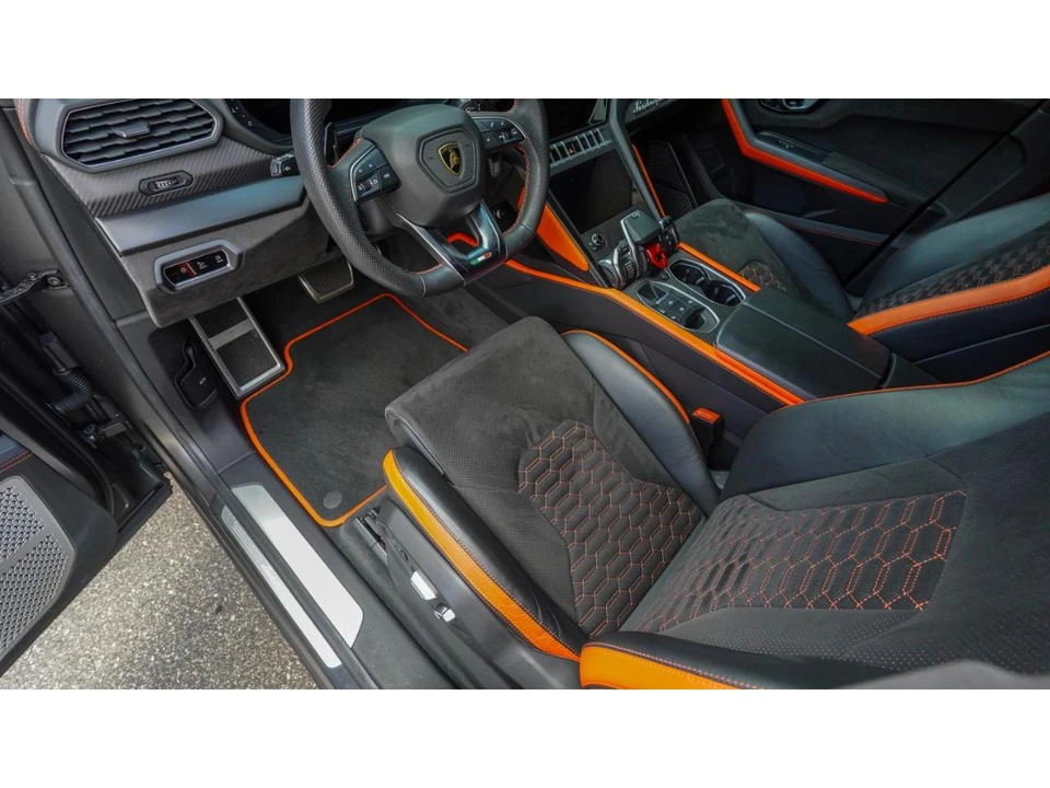 2022 Lamborghini Urus - Image 8 of 31