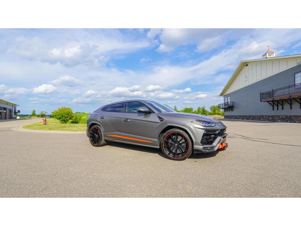 2022 Lamborghini Urus - Image 20 of 31