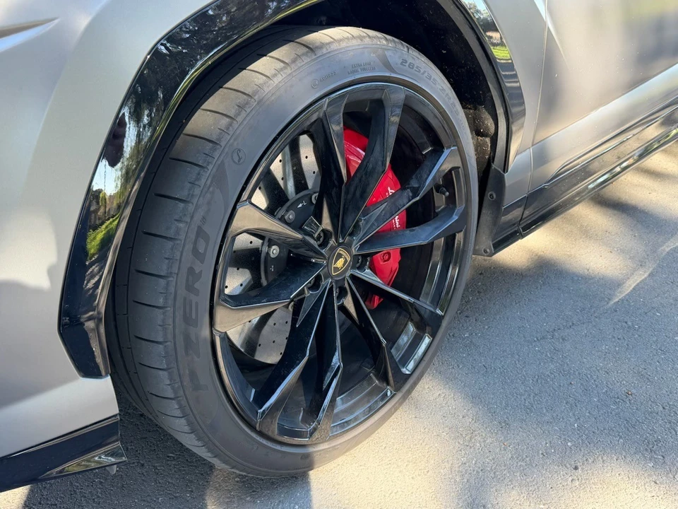 2022 Lamborghini Urus - Image 16 of 16