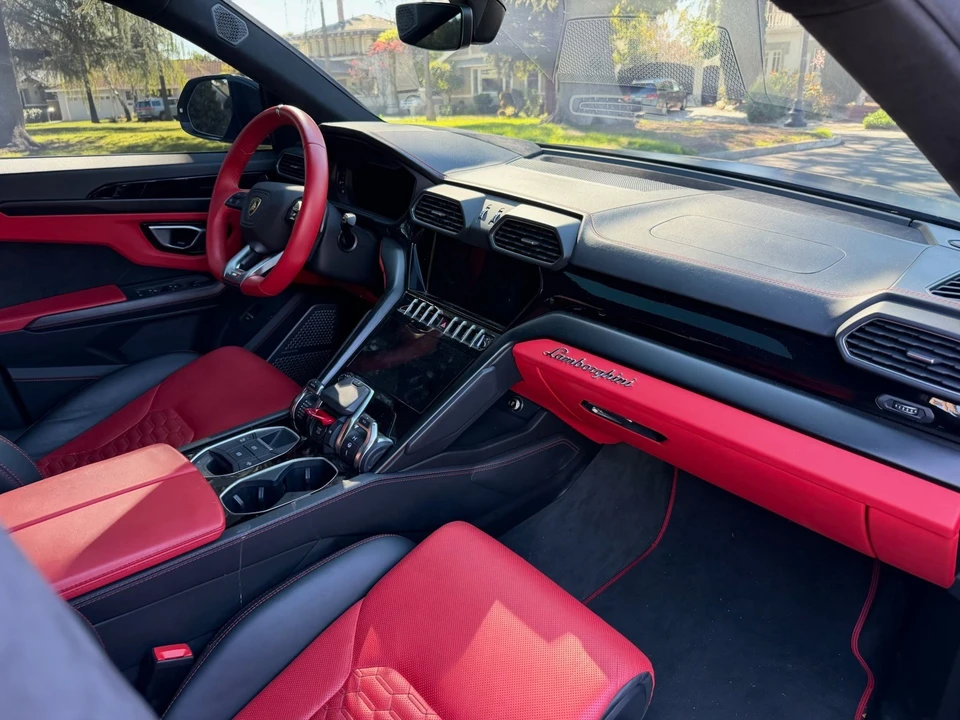 2022 Lamborghini Urus - Image 7 of 16