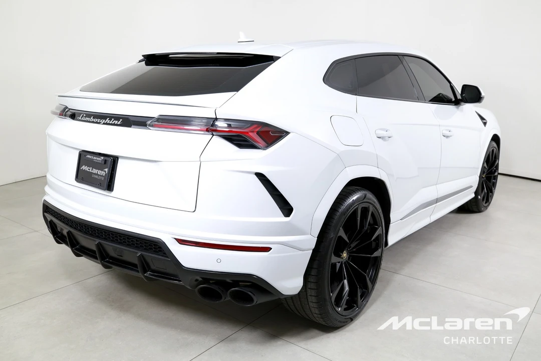 2022 Lamborghini Urus - Image 8 of 12