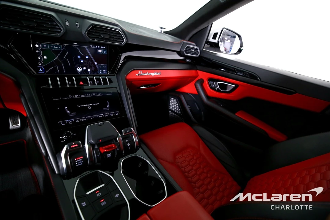 2022 Lamborghini Urus - Image 15 of 21
