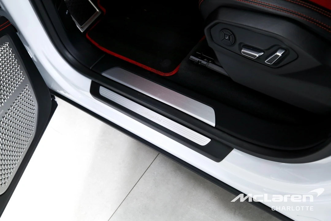 2022 Lamborghini Urus - Image 16 of 21