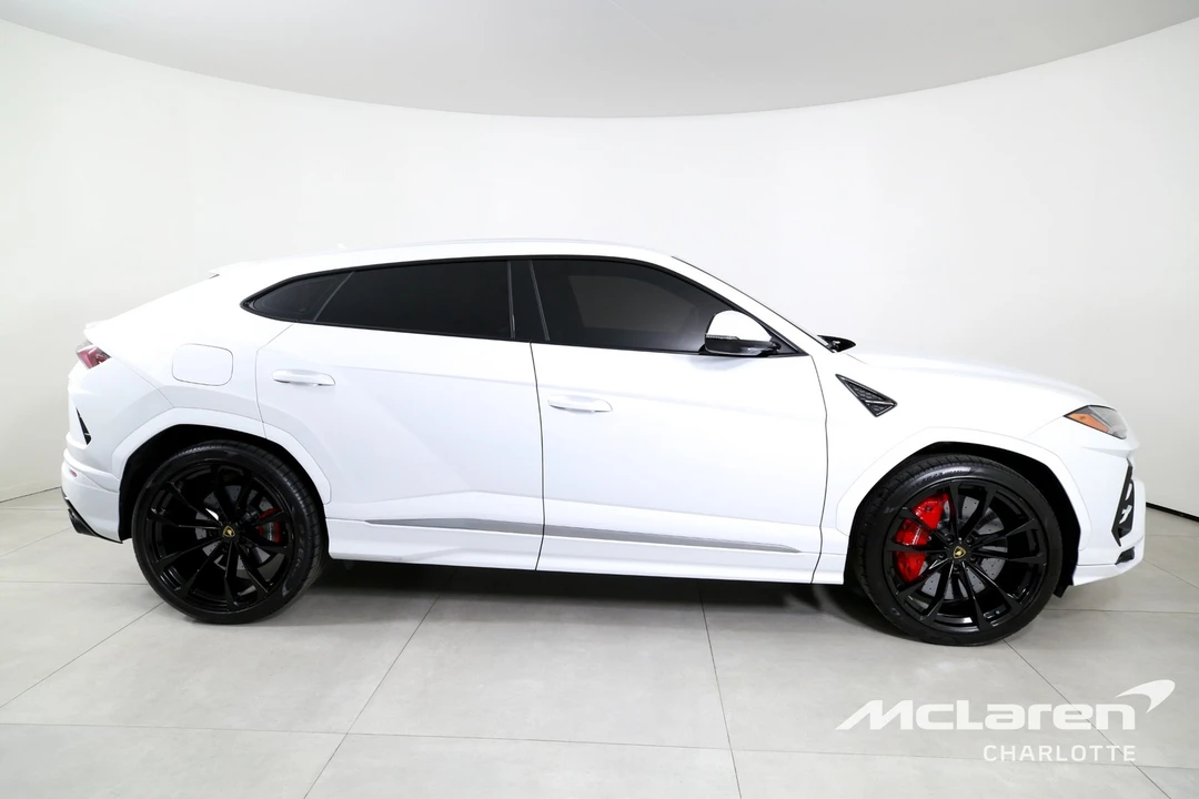 2022 Lamborghini Urus - Image 9 of 12