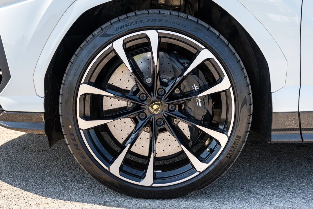 2022 Lamborghini Urus - Image 28 of 31
