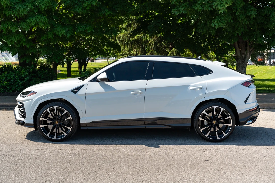 2022 Lamborghini Urus - Image 8 of 31