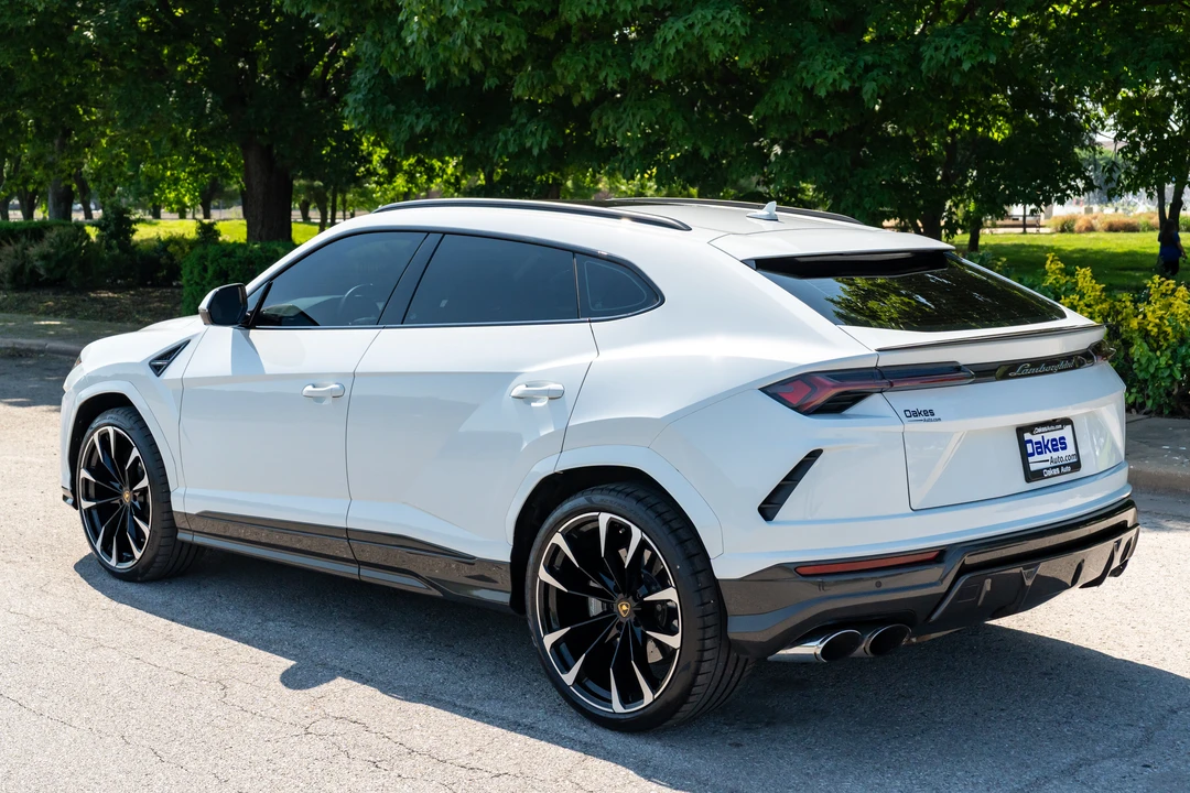 2022 Lamborghini Urus - Image 7 of 31