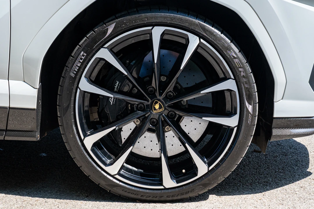 2022 Lamborghini Urus - Image 29 of 31