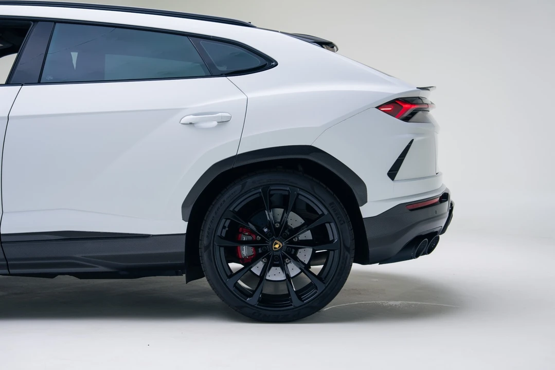 2022 Lamborghini Urus - Image 16 of 21