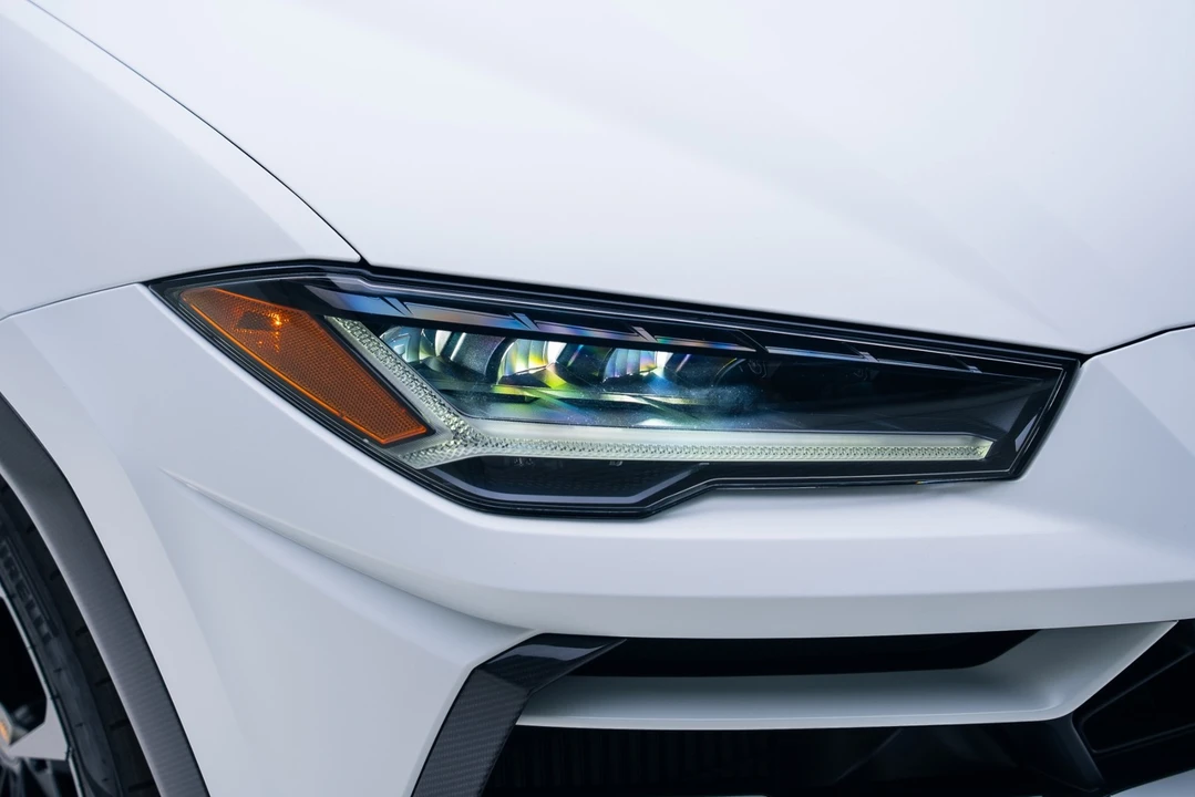 2022 Lamborghini Urus - Image 11 of 12