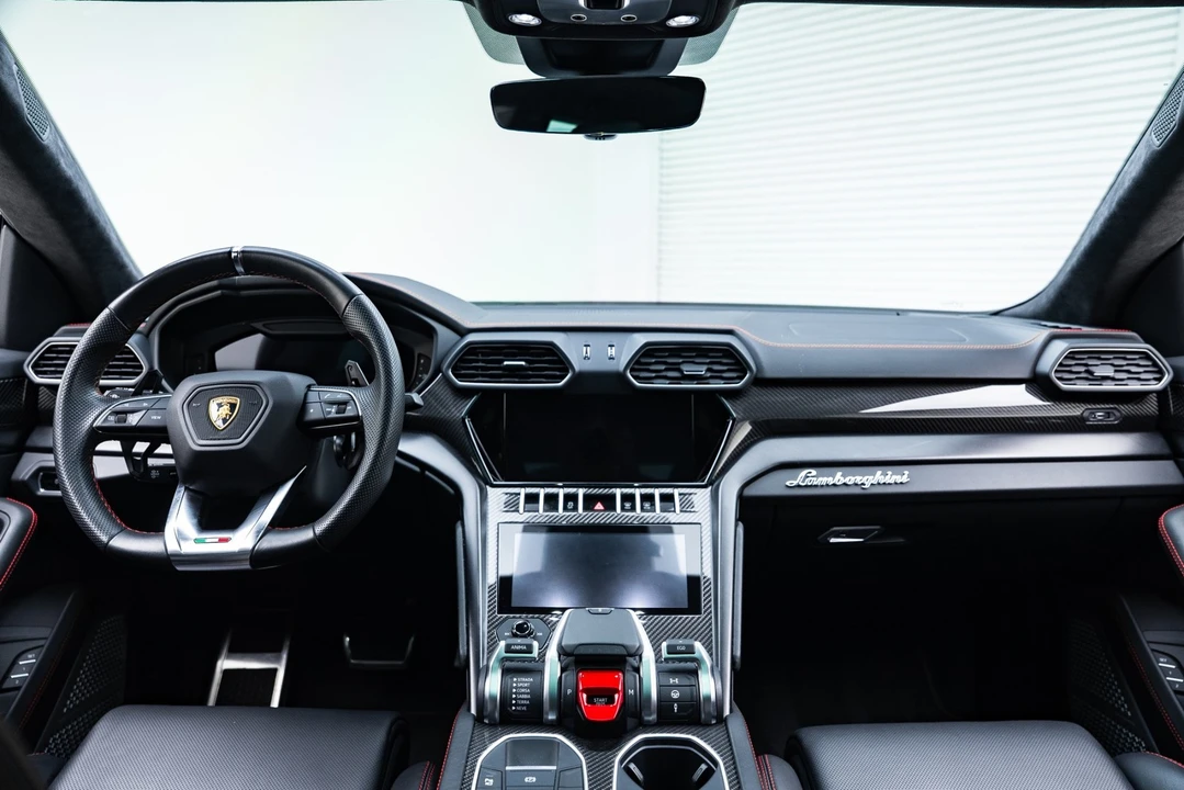 2022 Lamborghini Urus - Image 2 of 12