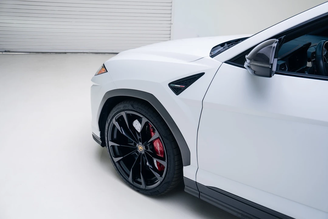 2022 Lamborghini Urus - Image 17 of 21