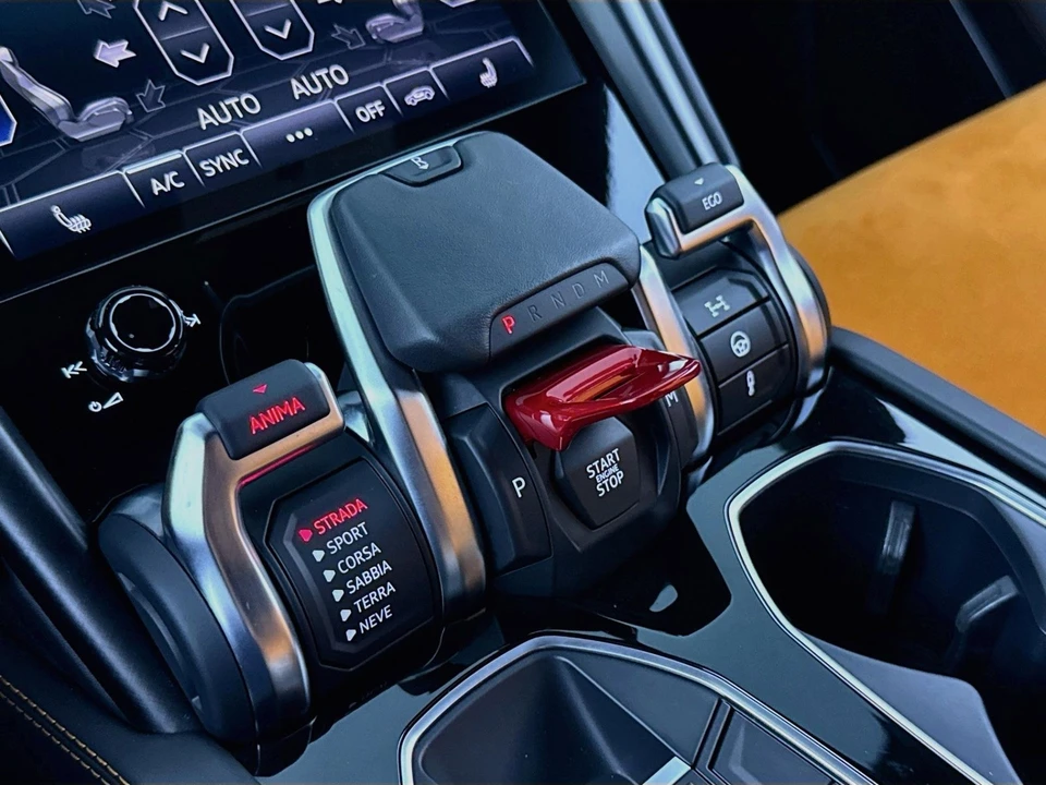 2022 Lamborghini Urus - Image 23 of 31