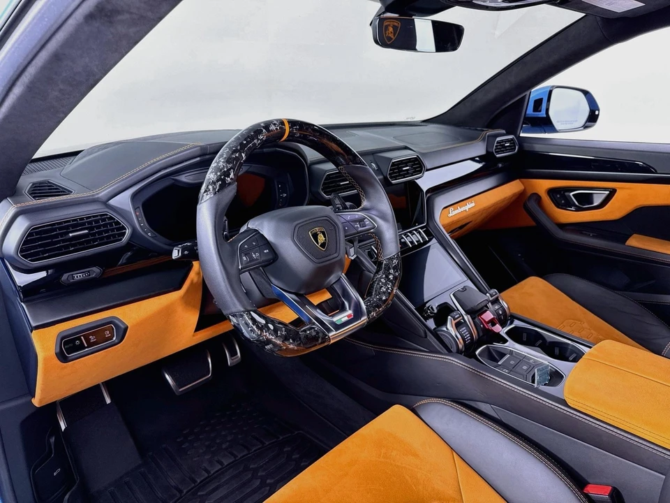 2022 Lamborghini Urus - Image 13 of 31