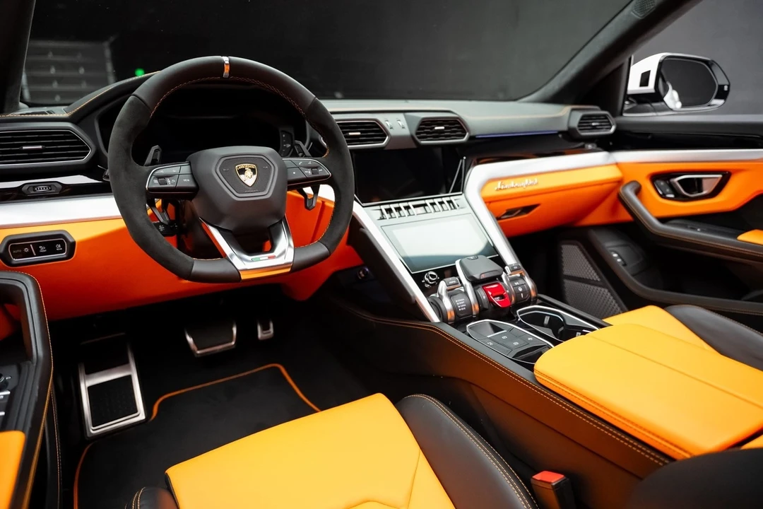 2022 Lamborghini Urus - Image 2 of 21