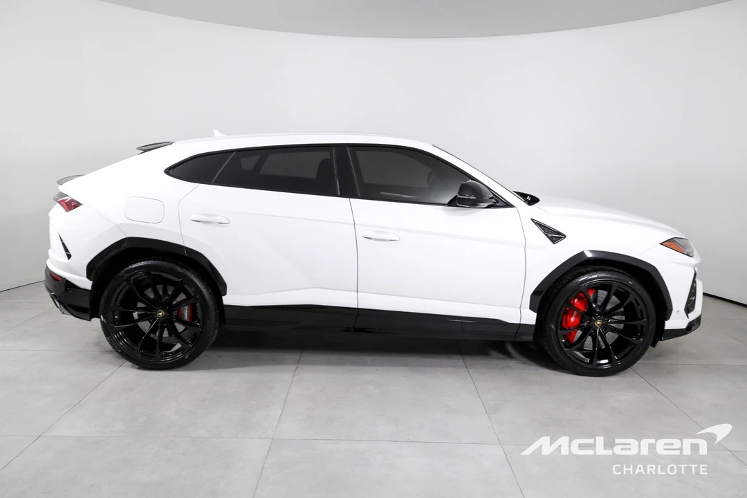 2022 Lamborghini Urus - Image 9 of 12