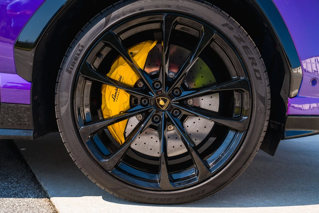 2022 Lamborghini Urus - Image 19 of 31