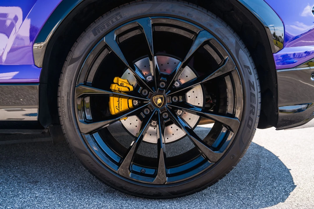 2022 Lamborghini Urus - Image 17 of 31