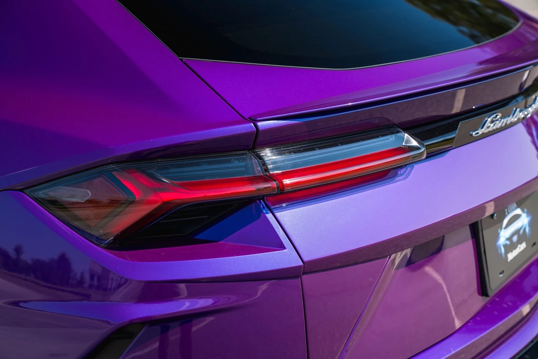 2022 Lamborghini Urus - Image 15 of 31