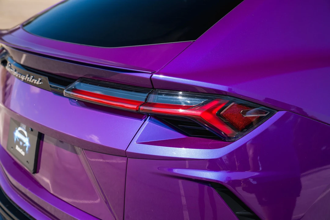 2022 Lamborghini Urus - Image 16 of 31