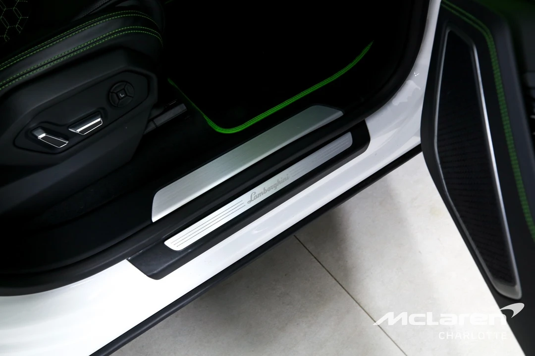 2022 Lamborghini Urus - Image 30 of 31