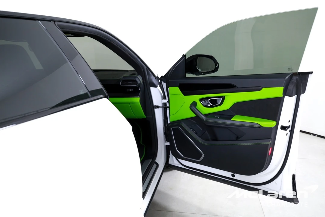 2022 Lamborghini Urus - Image 26 of 31