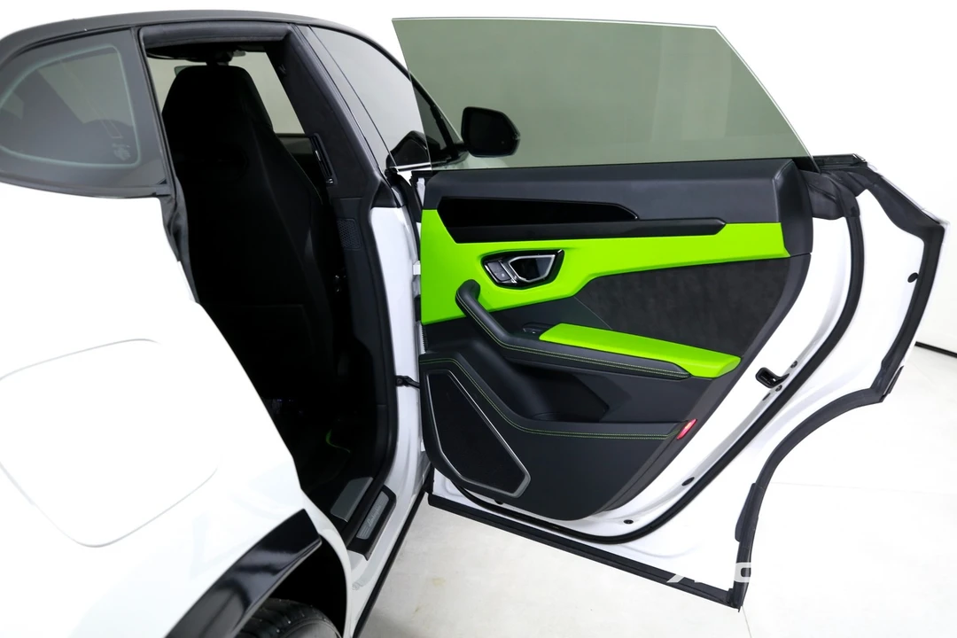 2022 Lamborghini Urus - Image 23 of 31
