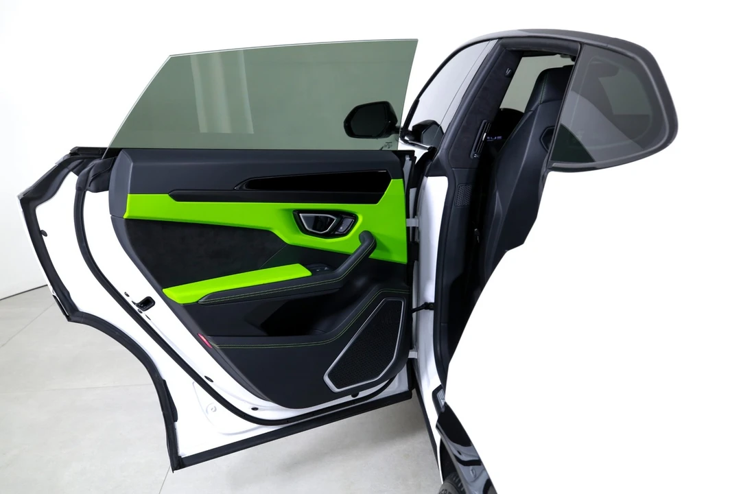 2022 Lamborghini Urus - Image 17 of 21