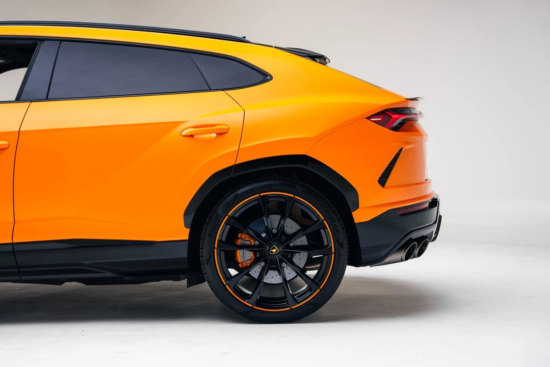 2022 Lamborghini Urus - Image 15 of 21