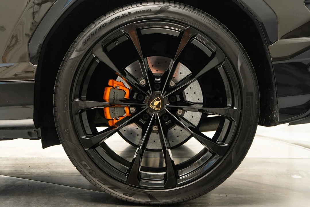 2022 Lamborghini Urus - Image 11 of 21