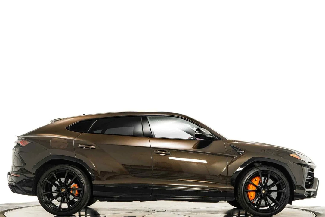 2022 Lamborghini Urus - Image 2 of 21