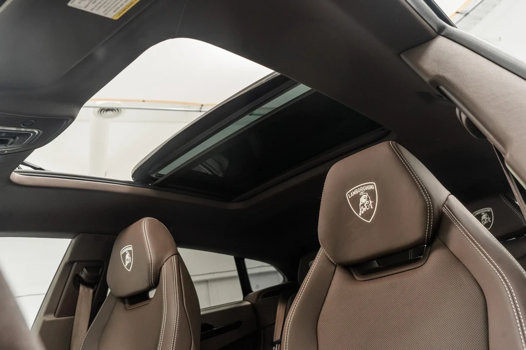 2022 Lamborghini Urus - Image 18 of 21