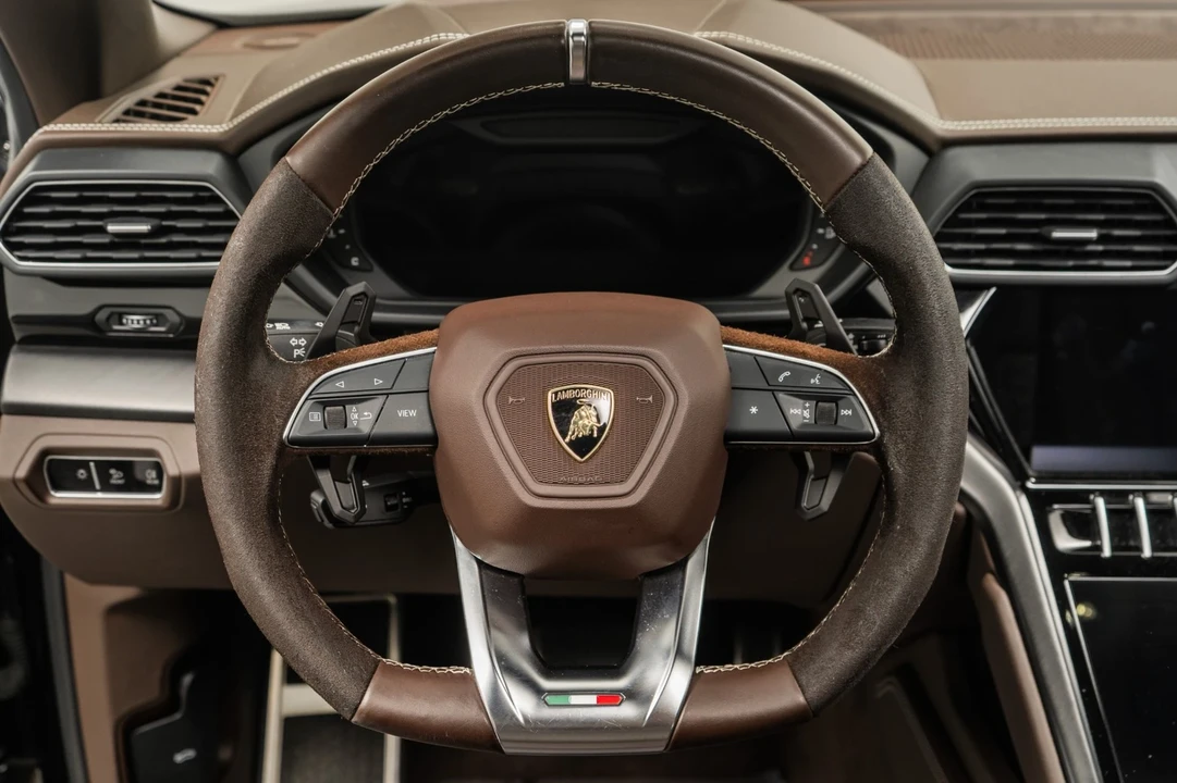 2022 Lamborghini Urus - Image 15 of 21