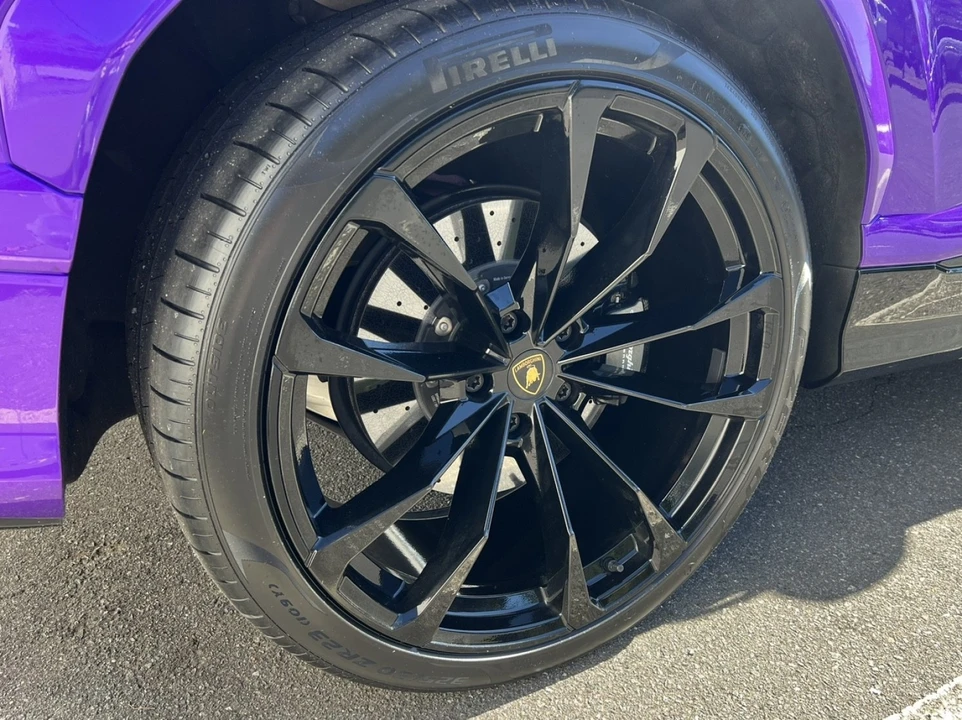 2022 Lamborghini Urus - Image 11 of 12