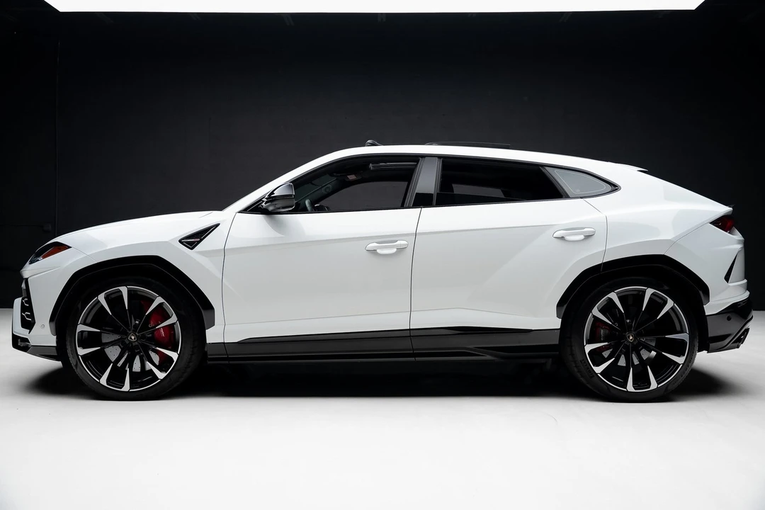 2022 Lamborghini Urus - Image 16 of 21