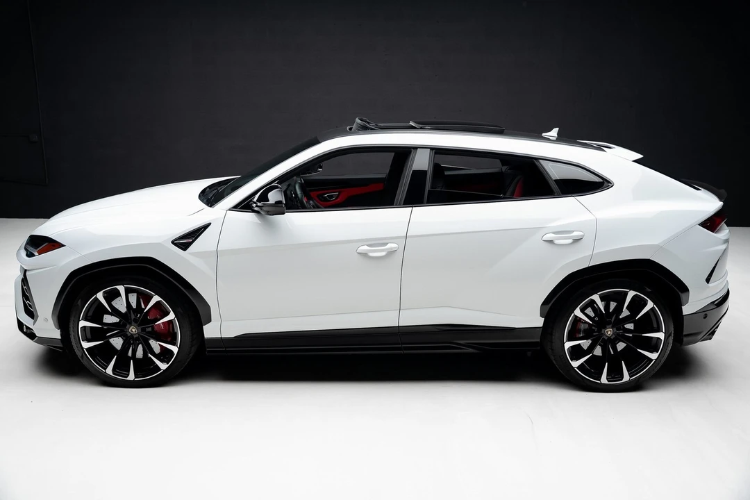 2022 Lamborghini Urus - Image 15 of 21