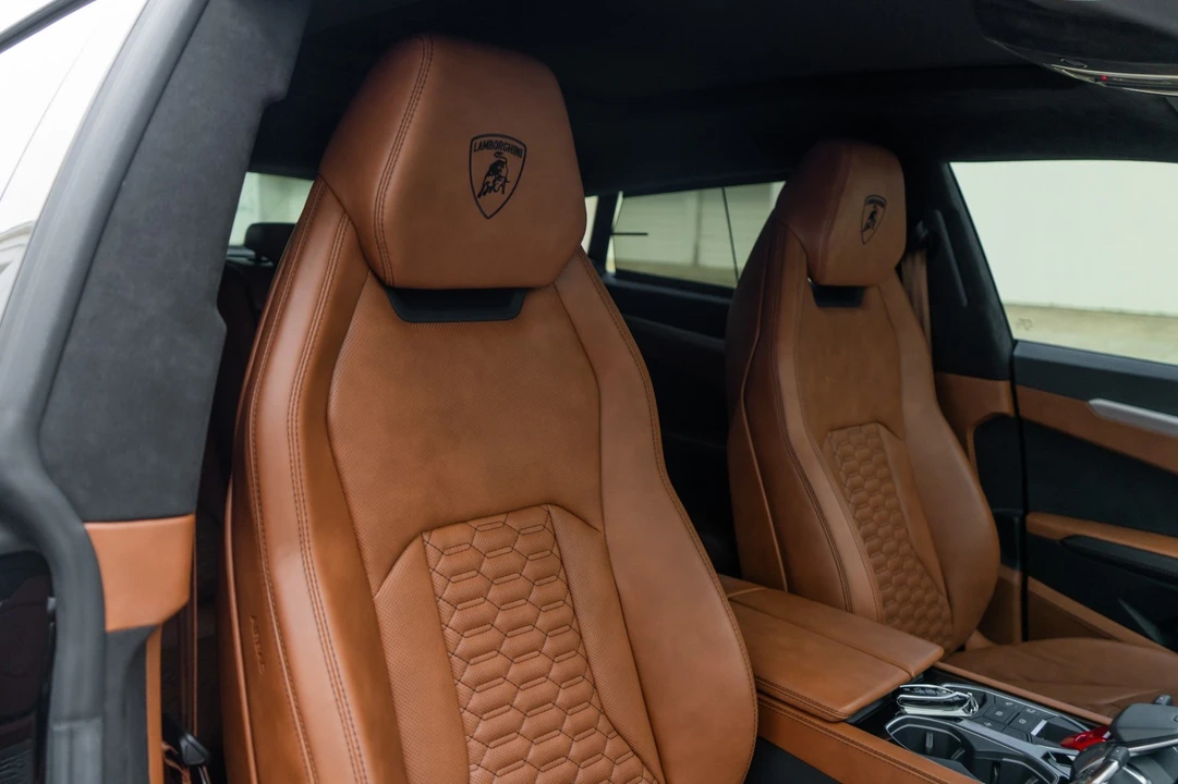 2022 Lamborghini Urus - Image 24 of 31