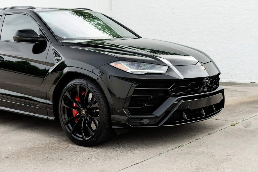 2022 Lamborghini Urus - Image 16 of 31