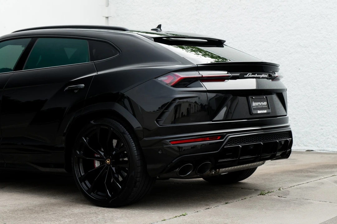 2022 Lamborghini Urus - Image 15 of 31