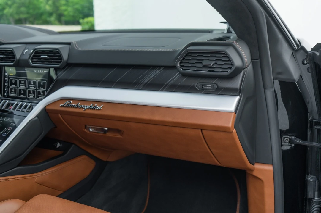 2022 Lamborghini Urus - Image 22 of 31