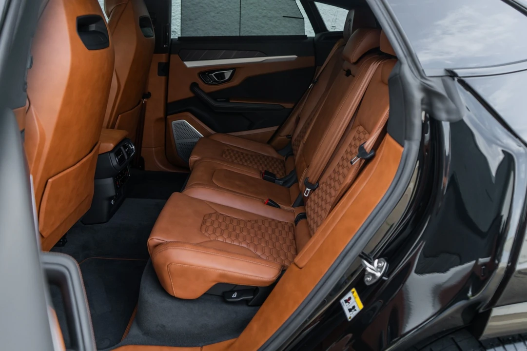 2022 Lamborghini Urus - Image 26 of 31