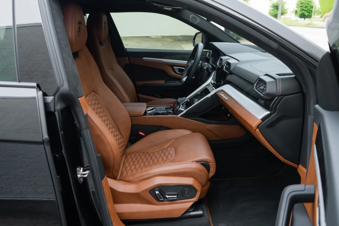 2022 Lamborghini Urus - Image 18 of 31