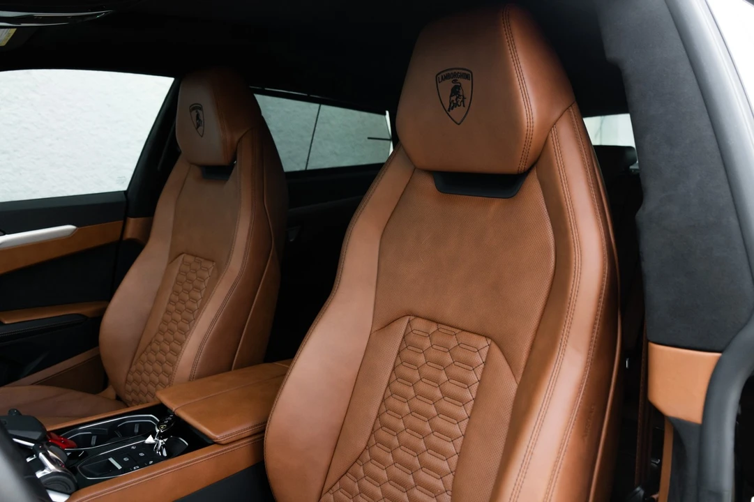 2022 Lamborghini Urus - Image 23 of 31