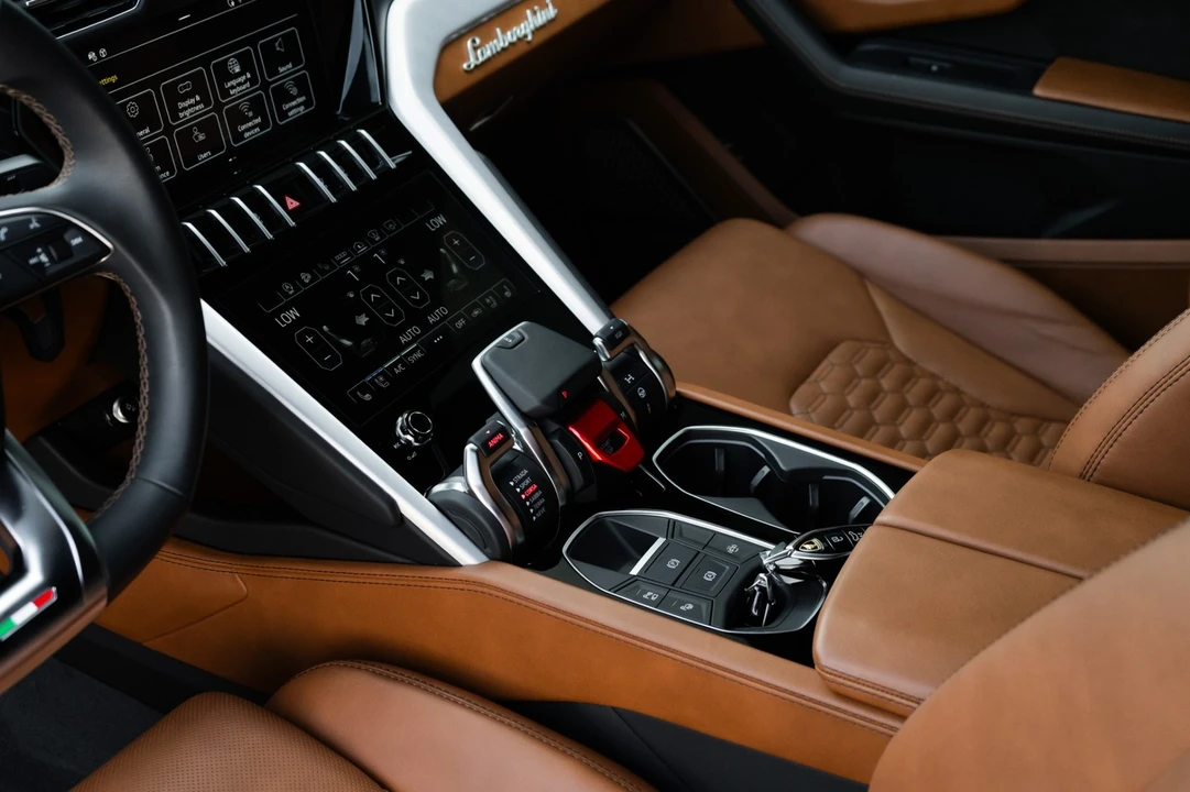 2022 Lamborghini Urus - Image 21 of 31