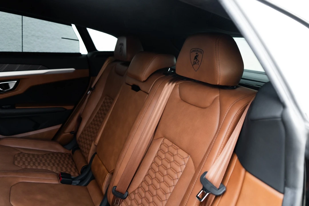 2022 Lamborghini Urus - Image 27 of 31