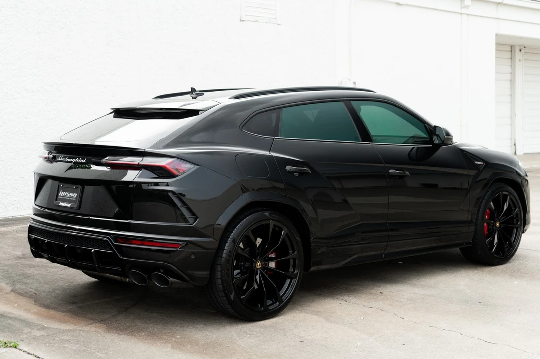 2022 Lamborghini Urus - Image 9 of 31