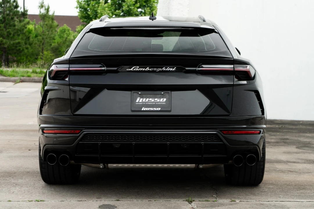 2022 Lamborghini Urus - Image 13 of 31